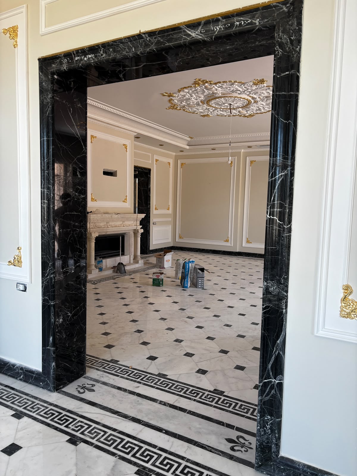 Encadrements de portes en marbre sur mesure